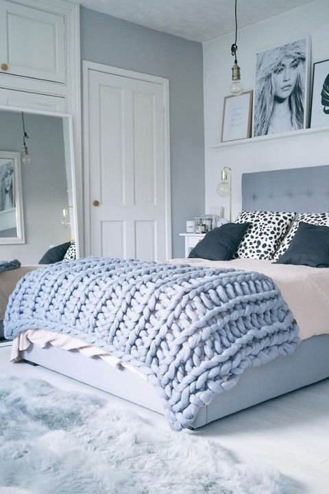 Cozy Oversized Knit Blanket