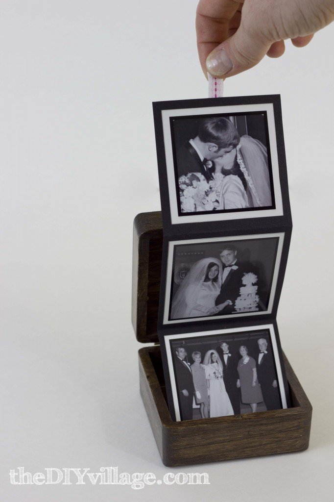 Pop-Up Photo Box