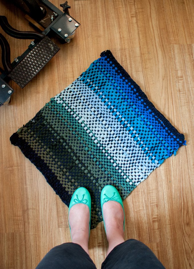 DIY No Sew T-Shirt Rag Rug