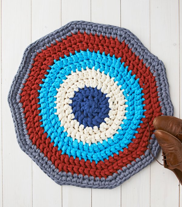 DIY Crochet Rug With T-Shirt Yarn