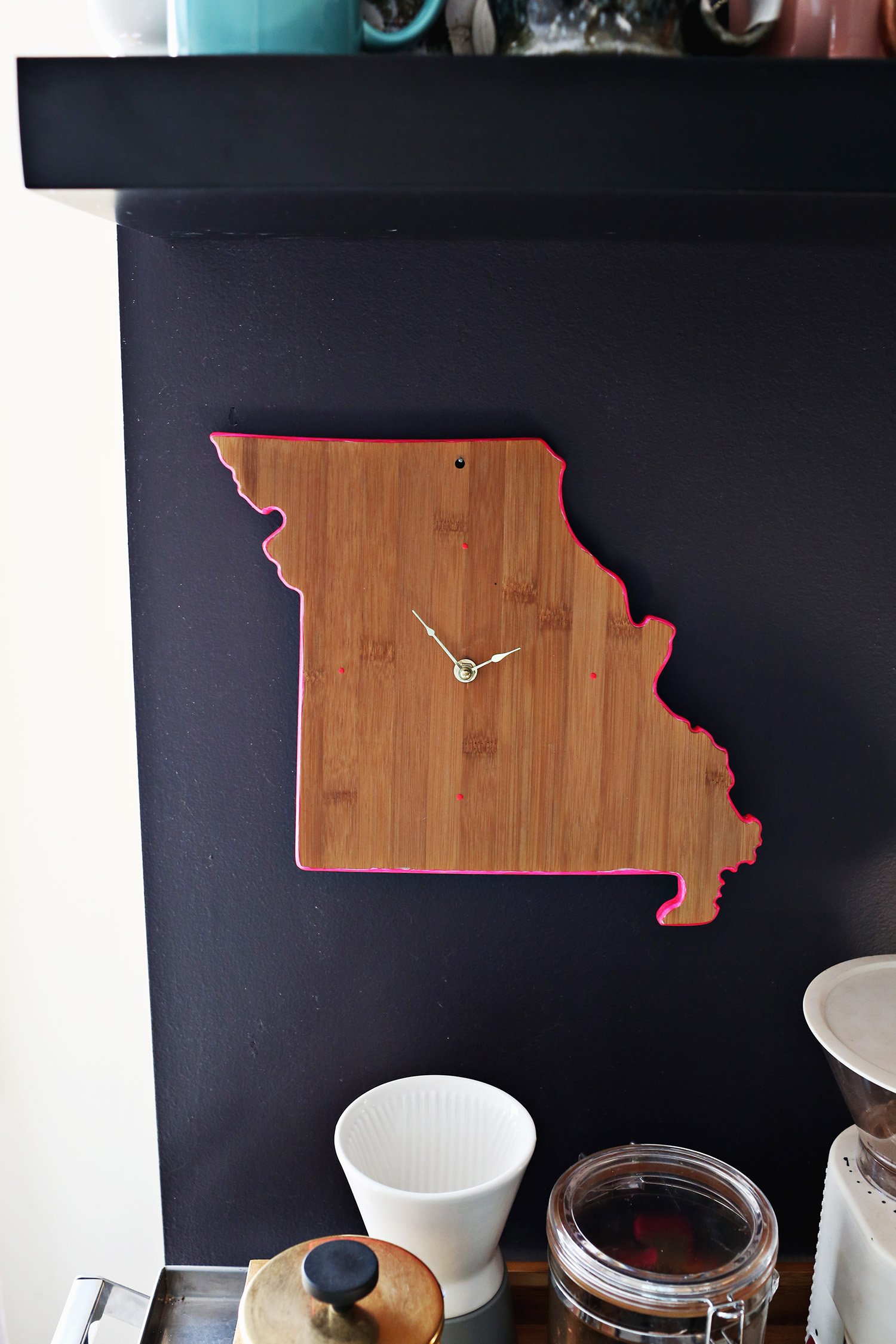 Easy DIY Cutting Board Clock