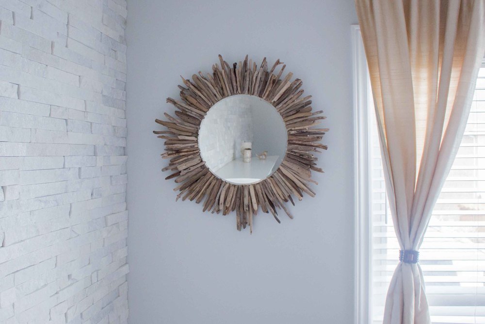 Beautiful DIY Wood Frame For Mirror