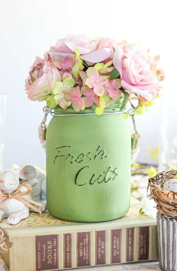 Simple Easter Tablescape Decor