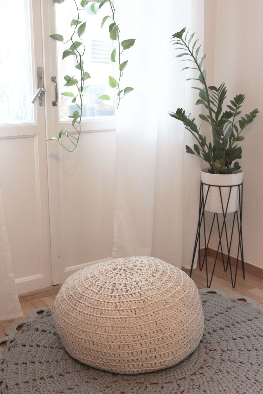 DIY Crochet Pouf