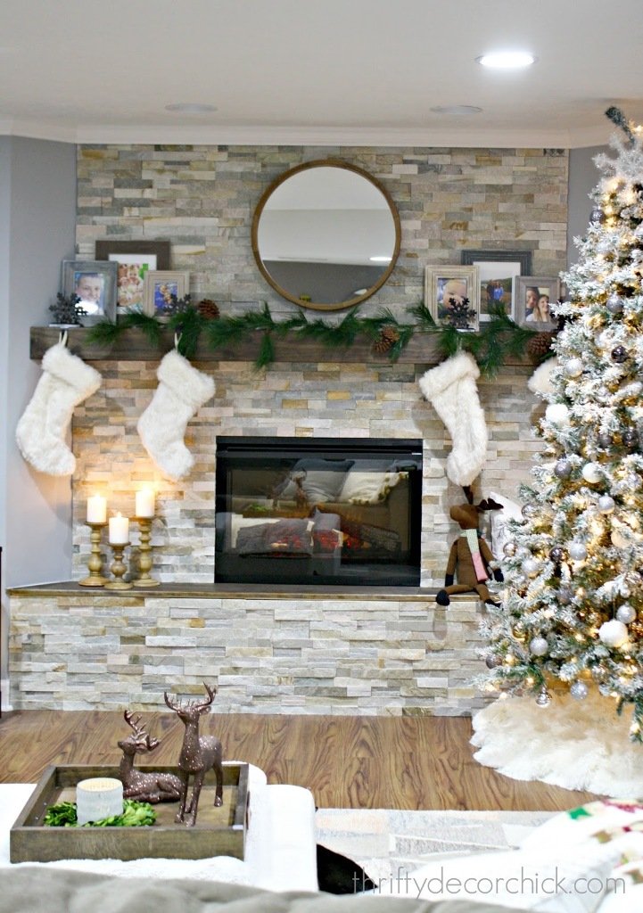 30 Great Ideas For Fireplace Christmas Decorations