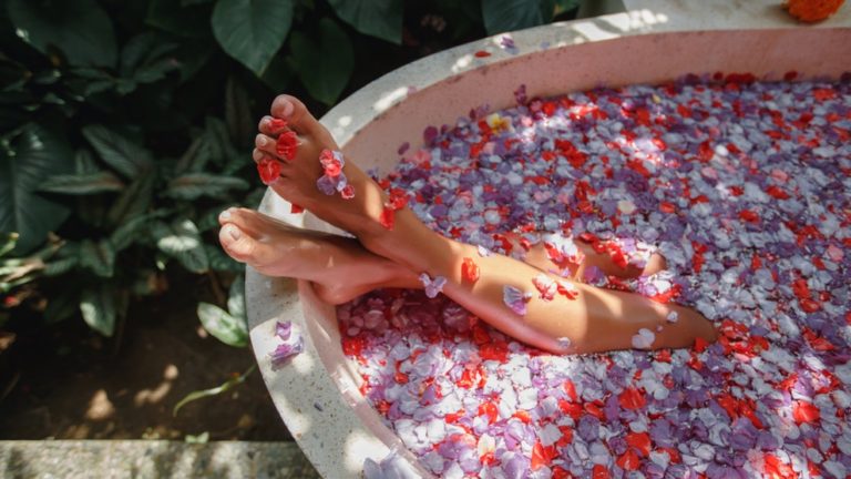 7 Easy Steps to a Stress Relieving Bath
