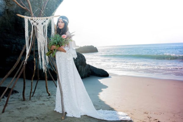 The Dos and Don’ts of Beach Wedding Bridal Dress