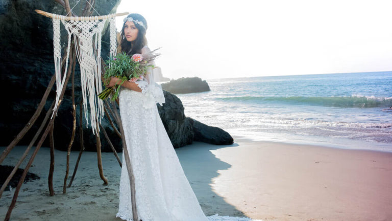 The Dos and Don’ts of Beach Wedding Bridal Dress