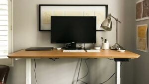 How to Make your own Standing Desk – DIY with 9 easy steps!