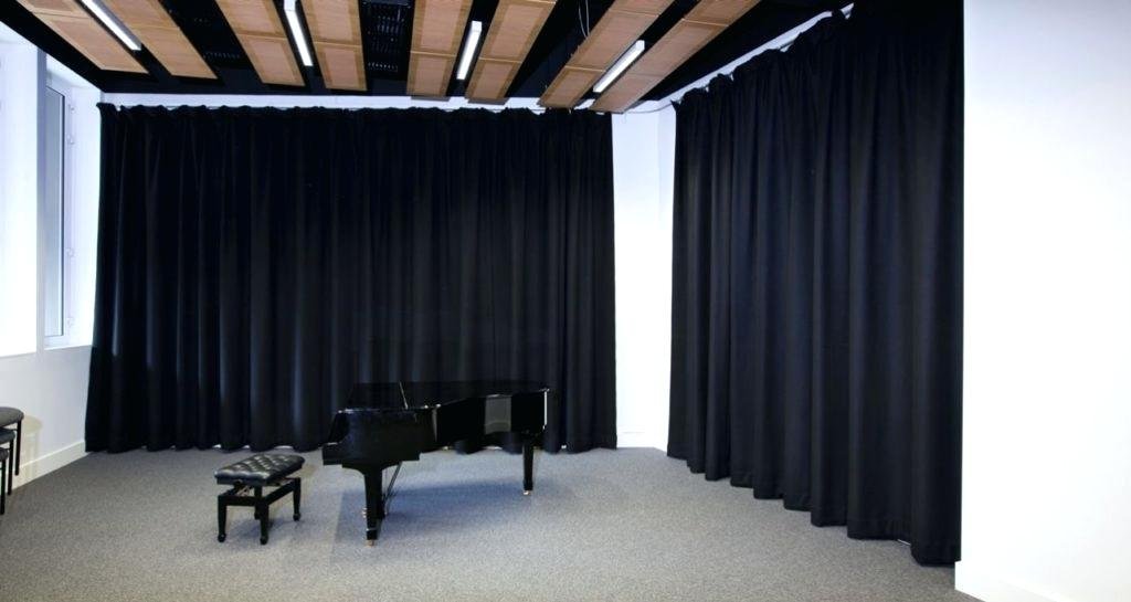 Soundproofing a Room With Soundproof Curtains