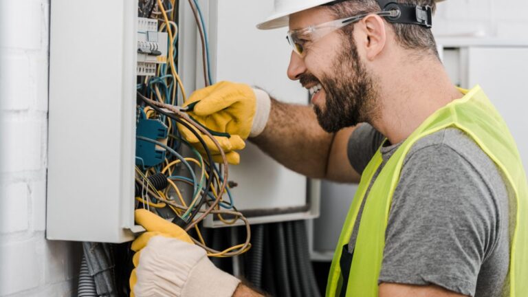 Top Tips to Find the Right Electrician Atlanta for All Your Electrical Needs