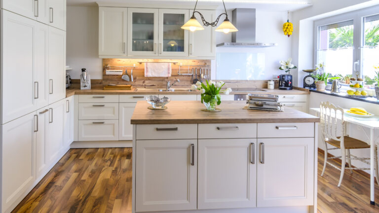 Top 4 Factors To Consider When Remodeling A Kitchen
