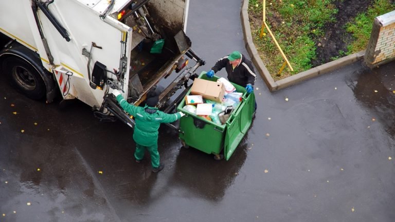 4 Ways To Dispose Of Household Waste