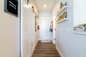 Essential tips to Decorate the Hallways and Corridors