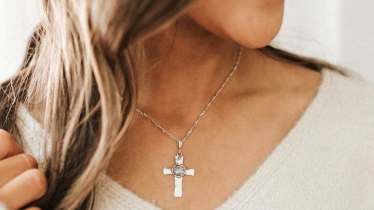 5 Undeniable Reasons Why Jewelry Will Always Be A Top Gift Choice