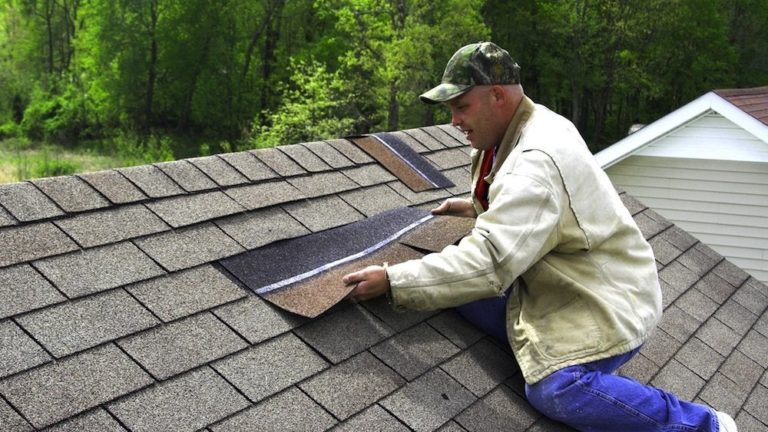 Are You Looking for Asphalt Roof Repairs? Don’t Ignore These 7 Signs!
