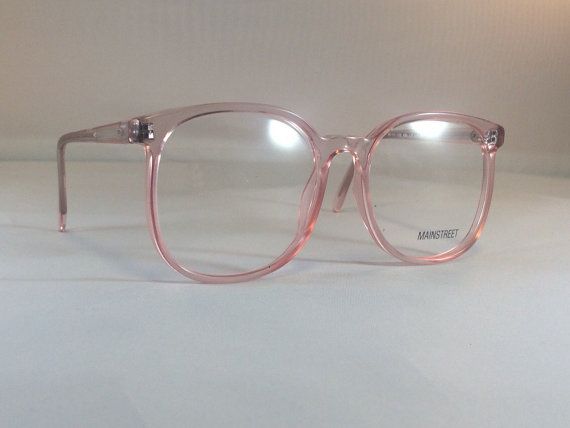 Top Five Perks Of Wearing Trendy Pink Eyeglasses That Will Add To Your Looks