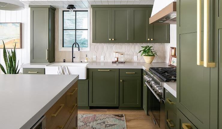 Why Green Kitchen Cabinets So Popular Right Now