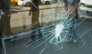 10 Reasons Why You Should Rely on Emergency Glass Repair Services